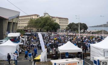 Casi 29.000 espectadores se dieron cita en Riazor para celebrar el Día de las Peñas y el triunfo blanquiazul