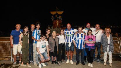 La Federación de Peñas del Deportivo enciende la falla de San Juan (5)