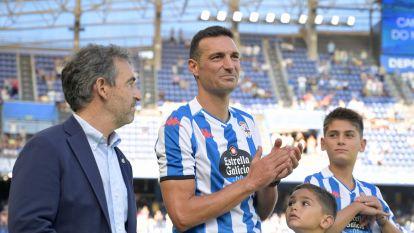 La afición deportivista se rindió a Scaloni (7)