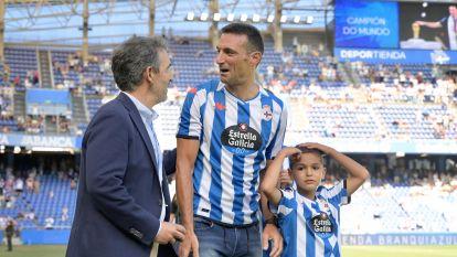 La afición deportivista se rindió a Scaloni (8)