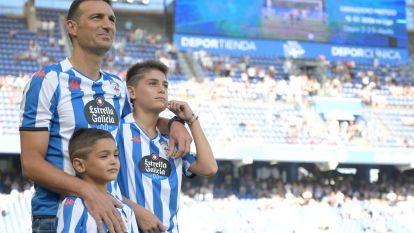 La afición deportivista se rindió a Scaloni (5)
