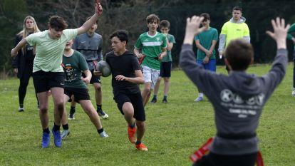Los chicos y chicas lo pasaron en grande jugando a deportes como el rugby @Quintana (23)