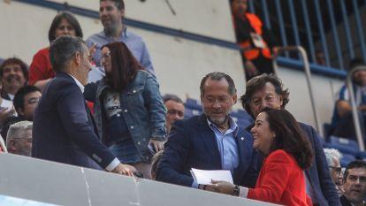 Escotet e Ines Rey en el palco del Depor Abanca Cacereño @Quintana (4)