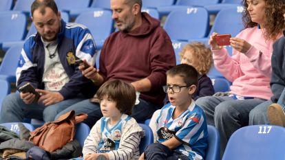 La afición apoyó al Depor en Riazor ante el Eldense @Javier Alborés (12)