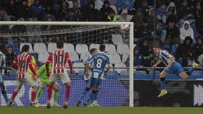 El Dépor rescata un punto de Riazor en un partido gris de los blanquiazules (186)
