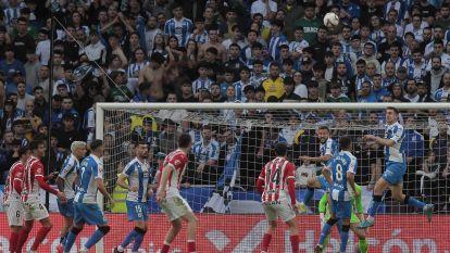 El Dépor rescata un punto de Riazor en un partido gris de los blanquiazules (166)