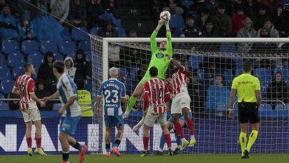 El Dépor rescata un punto de Riazor en un partido gris de los blanquiazules (187)