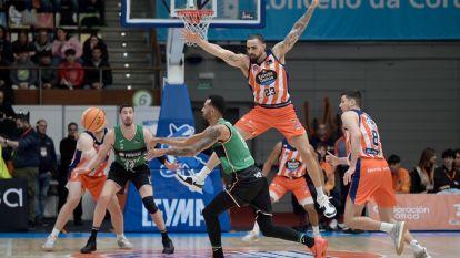 El Leyma Básquet Coruña tropieza con el Joventut (15)