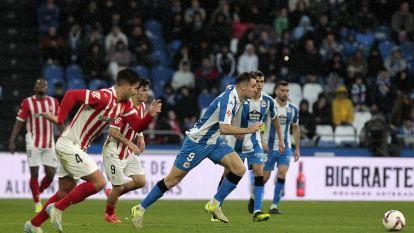 El Dépor rescata un punto de Riazor en un partido gris de los blanquiazules (176)