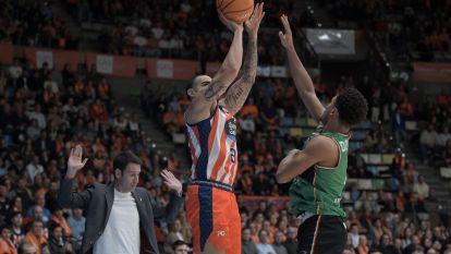 El Leyma Básquet Coruña tropieza con el Joventut (21)