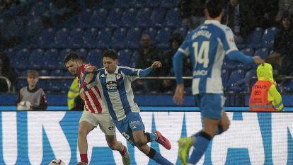 El Dépor rescata un punto de Riazor en un partido gris de los blanquiazules (203)
