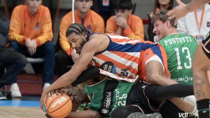 El Leyma Básquet Coruña tropieza con el Joventut (42)