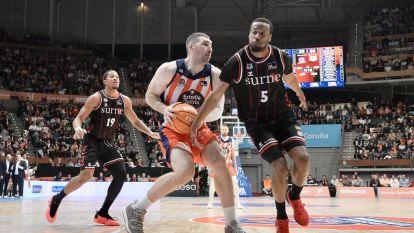 El Bilbao derrota al Leyma Básquet Coruña (2)