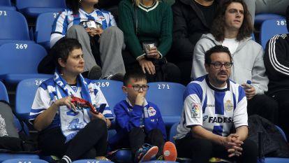 El Dépor rescata un punto de Riazor en un partido gris de los blanquiazules (144)