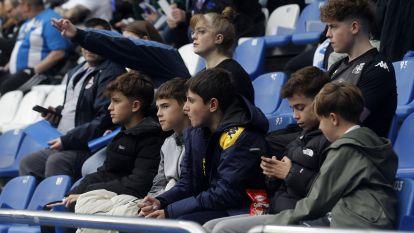 El Dépor rescata un punto de Riazor en un partido gris de los blanquiazules (140)