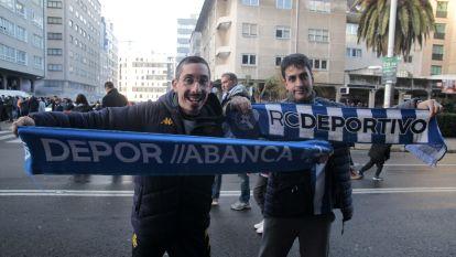Ambiente en los aledaños de Riazor en el encuentro Dépor - Levante