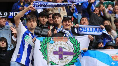 Afición del Deportivo en El Molinón @Fernando Fernández (28)