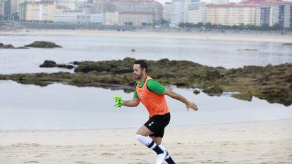 El Liceo se entrena en la playa de Riazor FOTO Patricia G. Fraga (34)