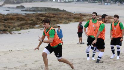 El Liceo se entrena en la playa de Riazor FOTO Patricia G. Fraga (37)
