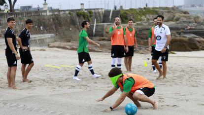 El Liceo se entrena en la playa de Riazor FOTO Patricia G. Fraga (33)