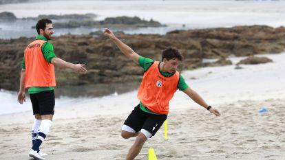 El Liceo se entrena en la playa de Riazor FOTO Patricia G. Fraga (43)