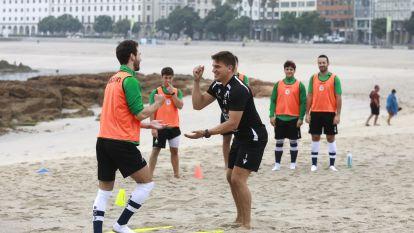 El Liceo se entrena en la playa de Riazor FOTO Patricia G. Fraga (42)