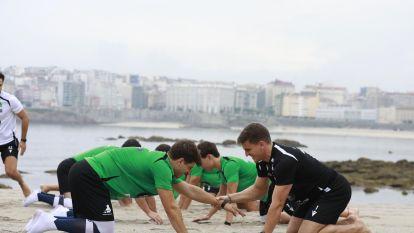 El Liceo se entrena en la playa de Riazor FOTO Patricia G. Fraga (45)
