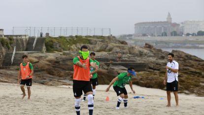 El Liceo se entrena en la playa de Riazor FOTO Patricia G. Fraga (5)