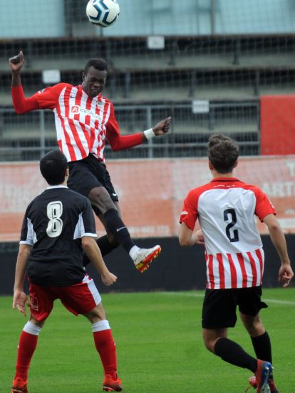 Las fotos de la victoria del Atlético Arteixo frente a O Pino @Pedro Puig (3)
