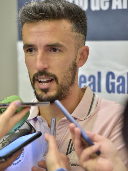 Alberto Quiles recibe el Trofeo Gómez Lage @Javier Alborés (1)