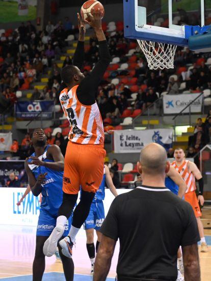 Derrota del Leyma Basquet Coruña ante el Fuenlabrada @Pedro Puig (23)