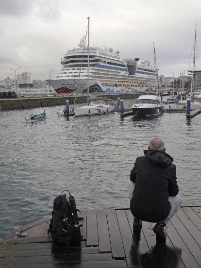 Primera regata de piragüismo que organiza el Real Club Náutico de La Coruña en su centenaria historia (34)