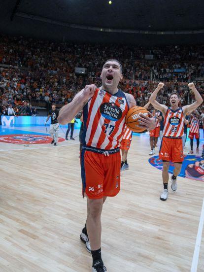 El Basquet Coruña gana al Real Madrid en su debut en ACB (20)