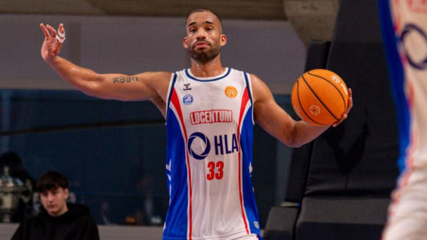 Mike Torres se reencuentra con el Leyma: "El ascenso directo es cosa de los gallegos"