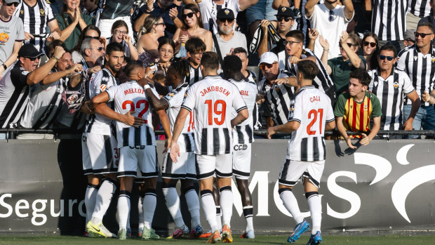 Celebración de un gol de jugadores del Castellón