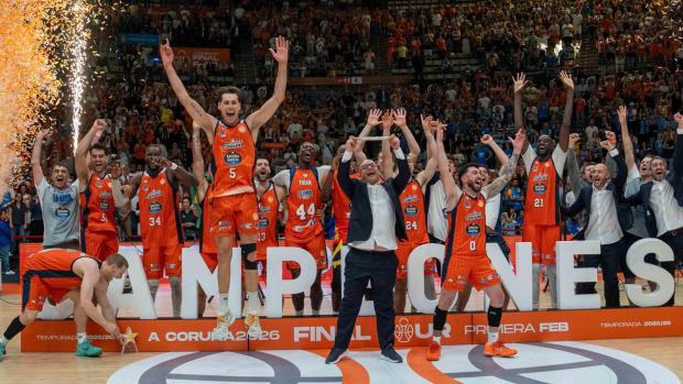 Veinticinco meses menos tres días tardó el Básquet Coruña en lograr su segundo ascenso a la ACB