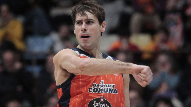 Guillem Jou, cocapitán del Leyma 2025-26, durante el partido contra el Bàsquet Palma en el Coliseum
