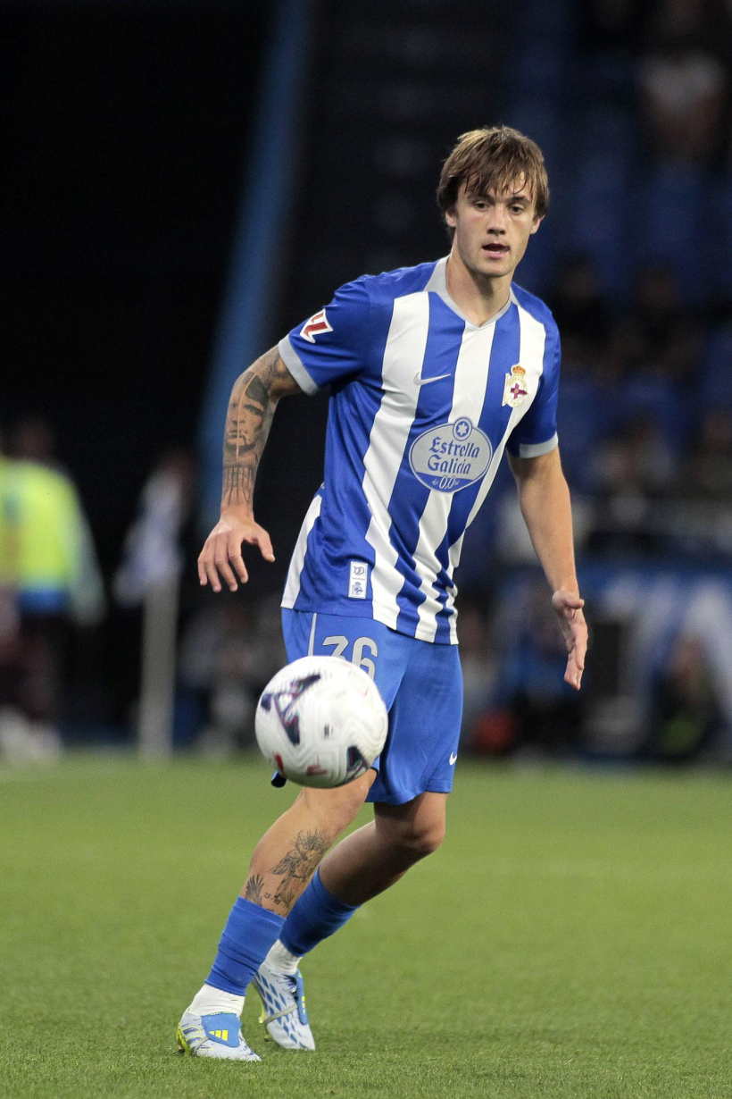 Yayo González, jugador del Fabril, durante su estreno con el primer equipo del Dépor ante el Oporto