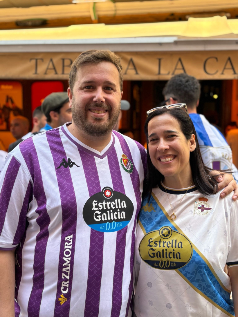 Álvaro Lora con su pareja Ana Yebra en Valladolid