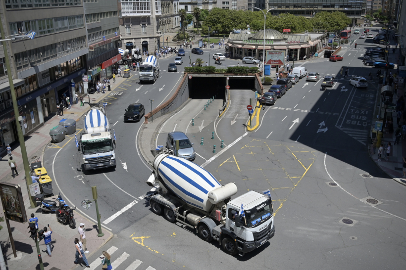 Las hormigoneras del ascenso por las calles de A Coruña