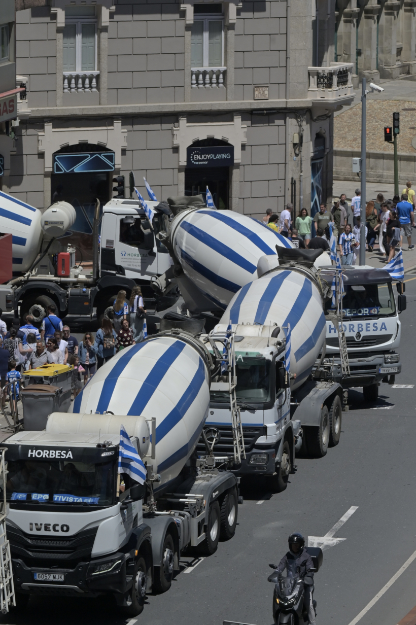 Las hormigoneras del ascenso por las calles de A Coruña
