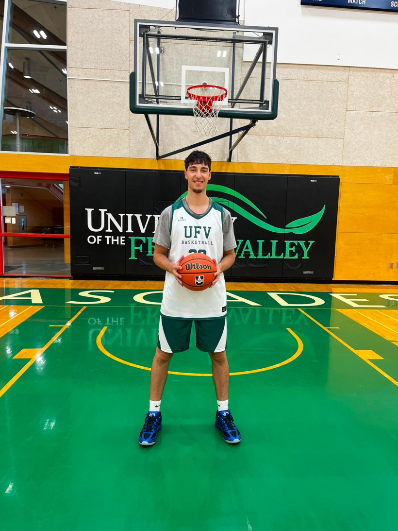 Teo Martínez en las instalaciones de su nueva universidad