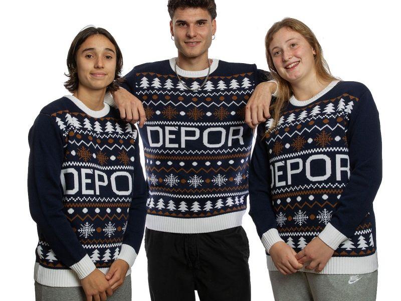 Retu y jugadoras depor abanca jersey navideu00f1o