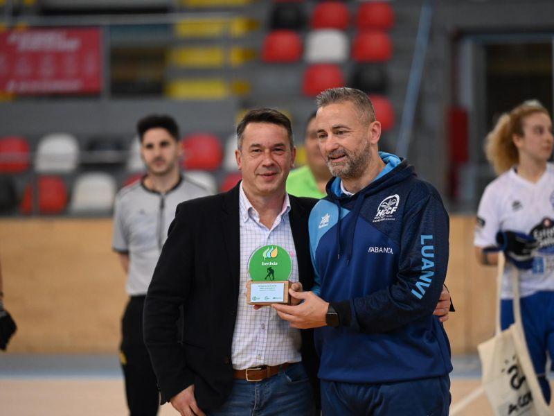 Stanis Garcu00eda HC Coruu00f1a entrenador del mes OK Liga Iberdrola septiembre octubre 2023 hockey patines foto Pedro Puig