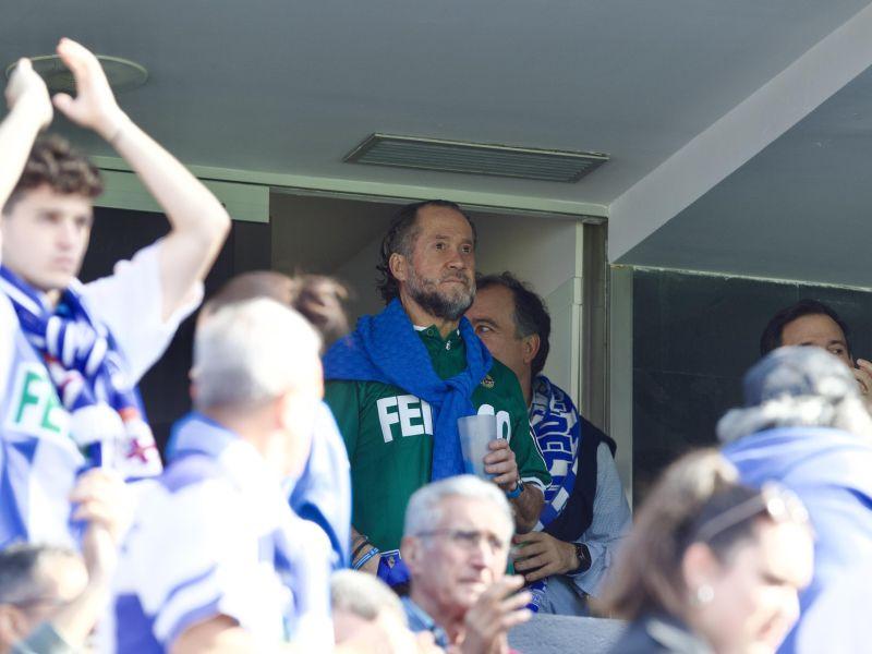 Juan Carlos Escotet en el descanso del partido que supuso el ascenso del Dépor J. ALBORÉS