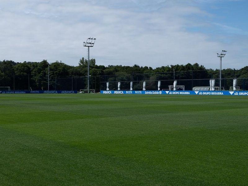 Abegondo cesped vacio ciudad deportiva