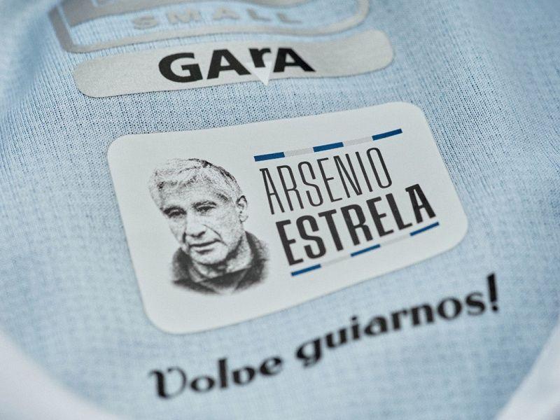 Camiseta del Depor 24 25 detalle Arsenio