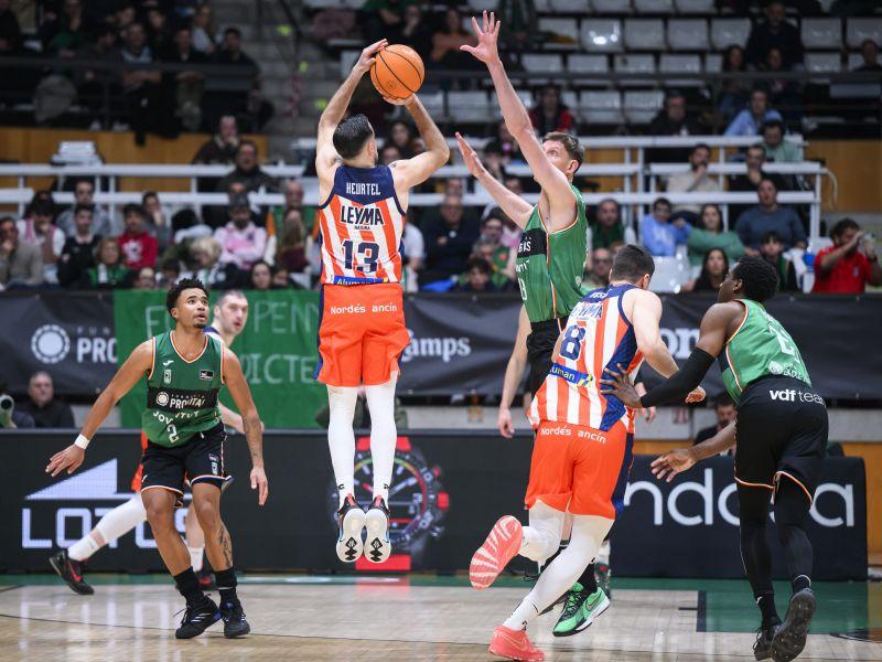 Heurtel JOV COR Firmar acb Photo David Grau