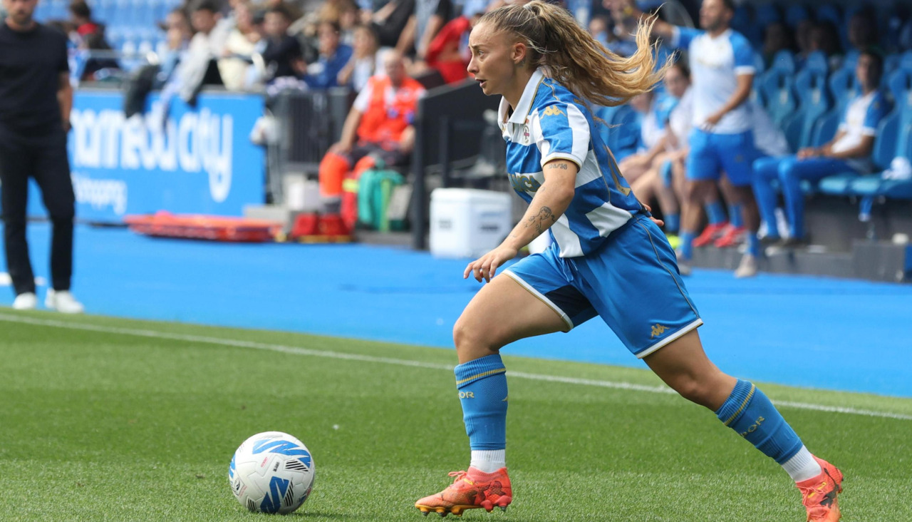 Ainhoa Marín durante el partido contra el Madrid CFF en Riazor