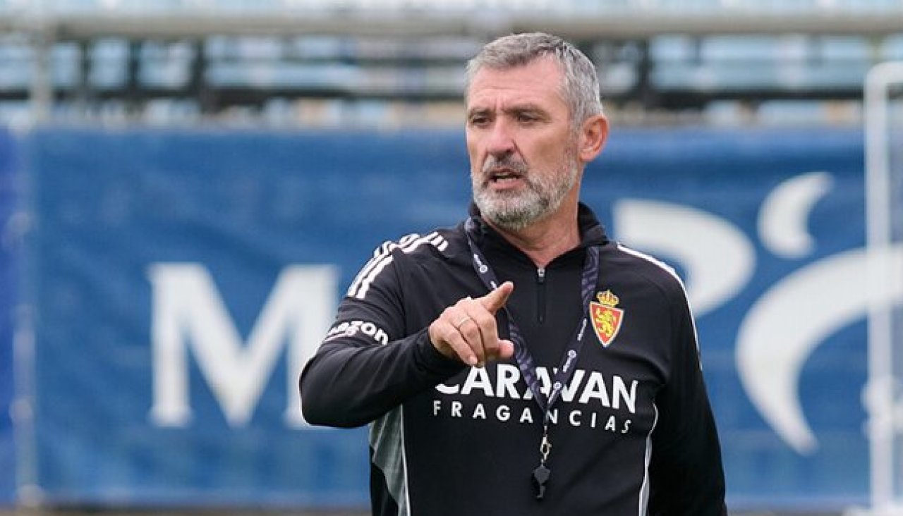 Emilio Larraz, en un entrenamiento con el Zaragoza